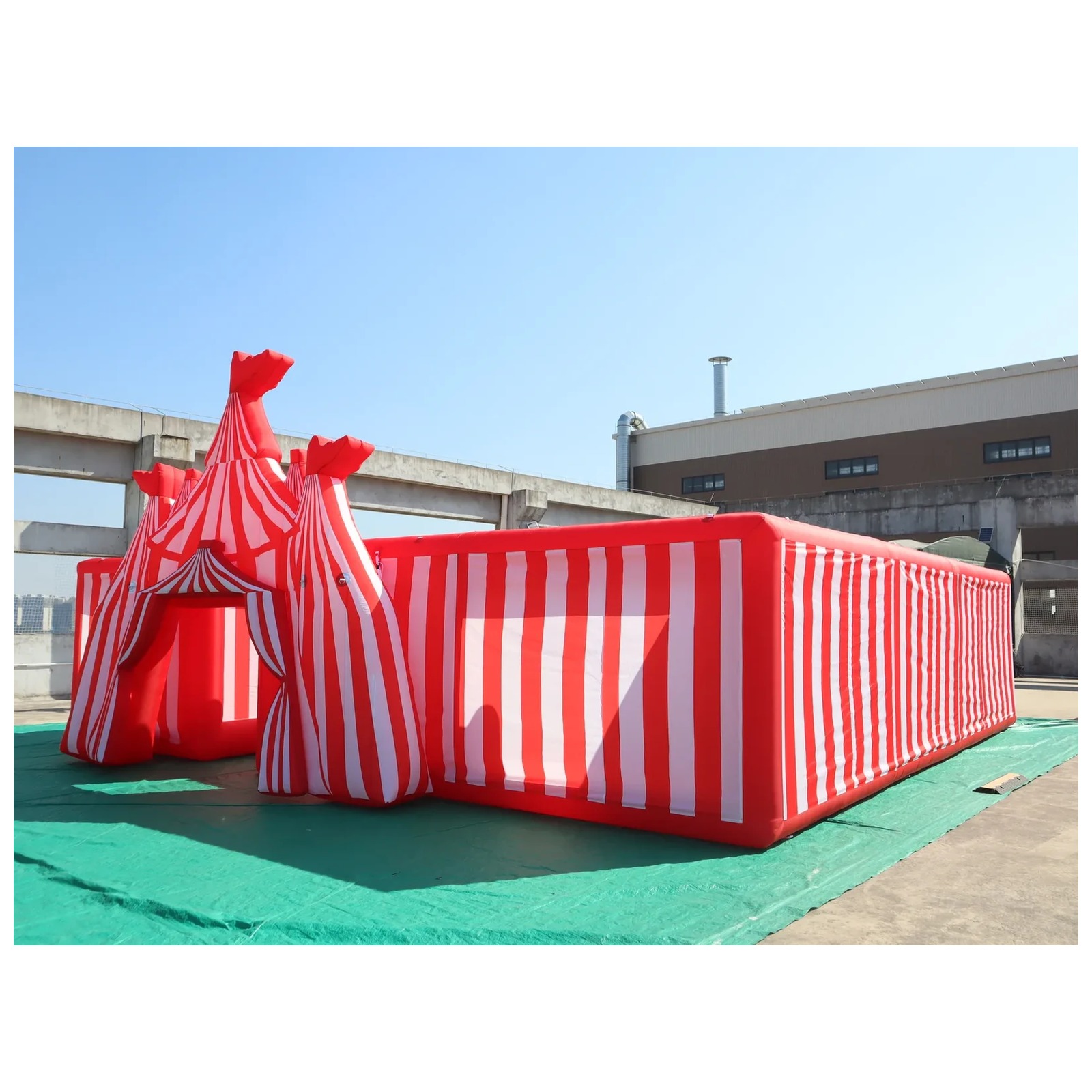 Large Red White Circus Inflata - Kids Outdoor Venues 评论和价格
